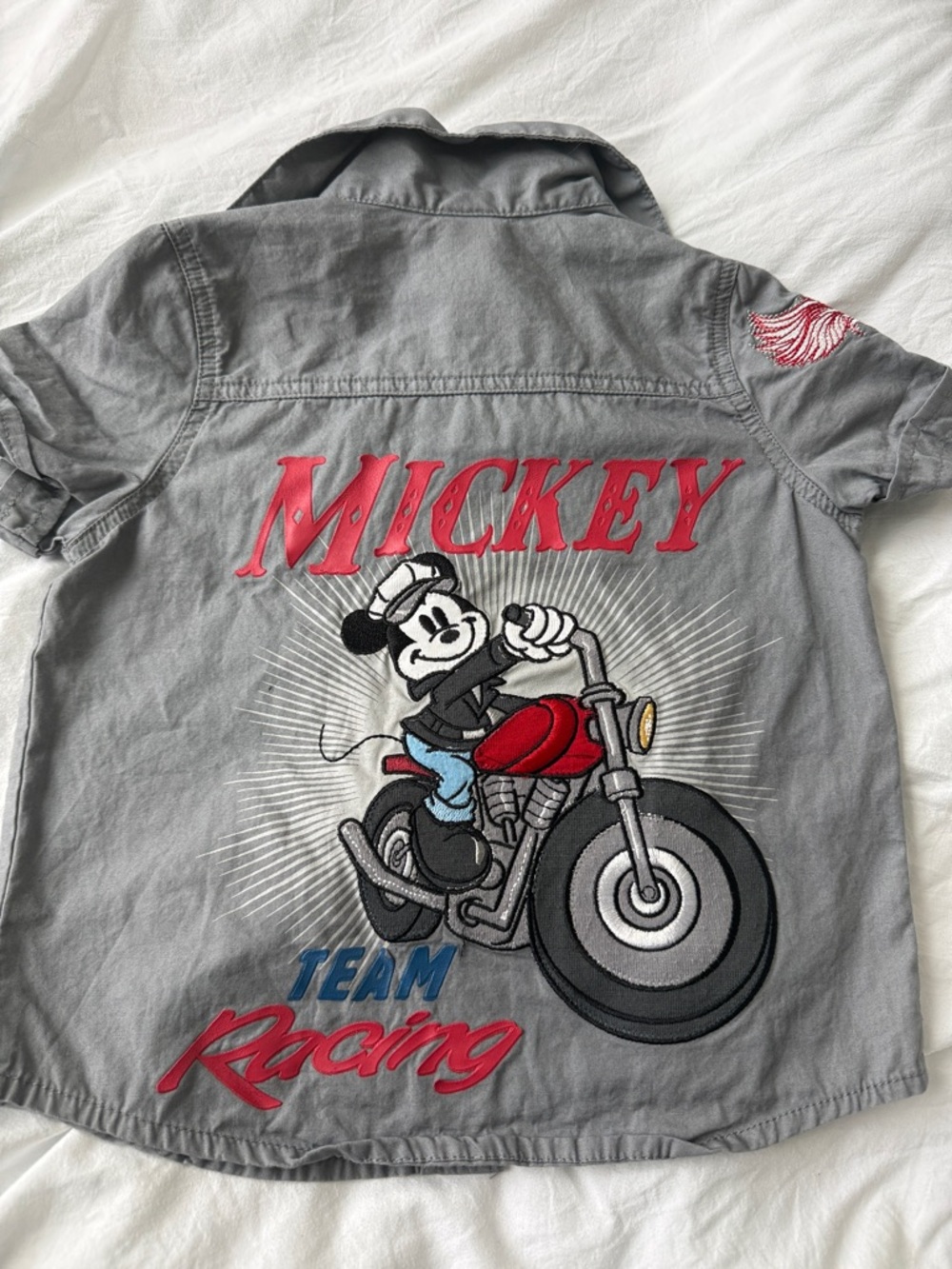 Disney Gray Short-Sleeve Button-Down Shirt Patches cars moto Mickey baby